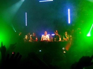 800px-Swedish_House_Mafia_and_Benny_Benassi